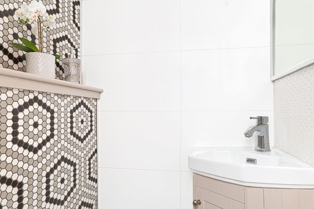 Newly Refurbished 2-Bedroom Flat In Notting Hill London Eksteriør bilde